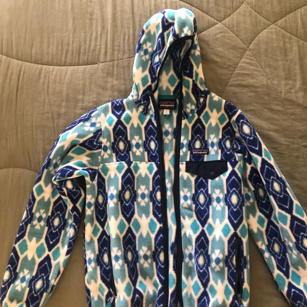 Blue pattern Patagonia sweater with Hoodie